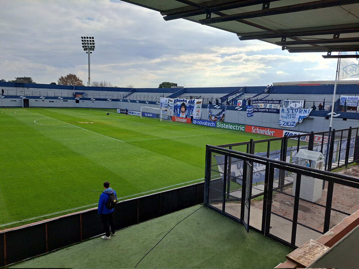 Rioschipi's tweet photo. Desde las 11:30 comenzamos la previa de #TristanSuarez - #IndependienteRivadavia por @radionihuil junto a @MATIPASCUALETTI @tititofernandez y @GustyTello https://t.co/QfcuryNxxl