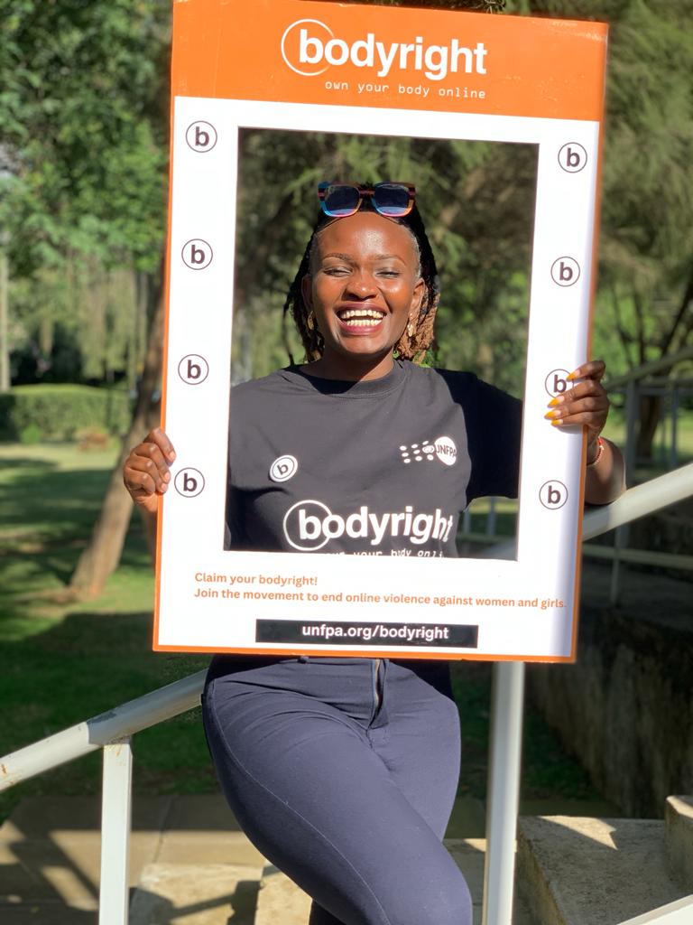 PanelUnfpa's tweet photo. How do you manage your #mentalhealth in the digital world?
1. Be intentional of people you follow
2.Learn to unplug
3.Create a strong support system
4. Don't self-blame
5.Don't engage with the perpetrators
6.Use the cognitive behavioural therapy
#BodyRightKe
#UNFPAYAPKe https://t.co/pgf5VBuGyY