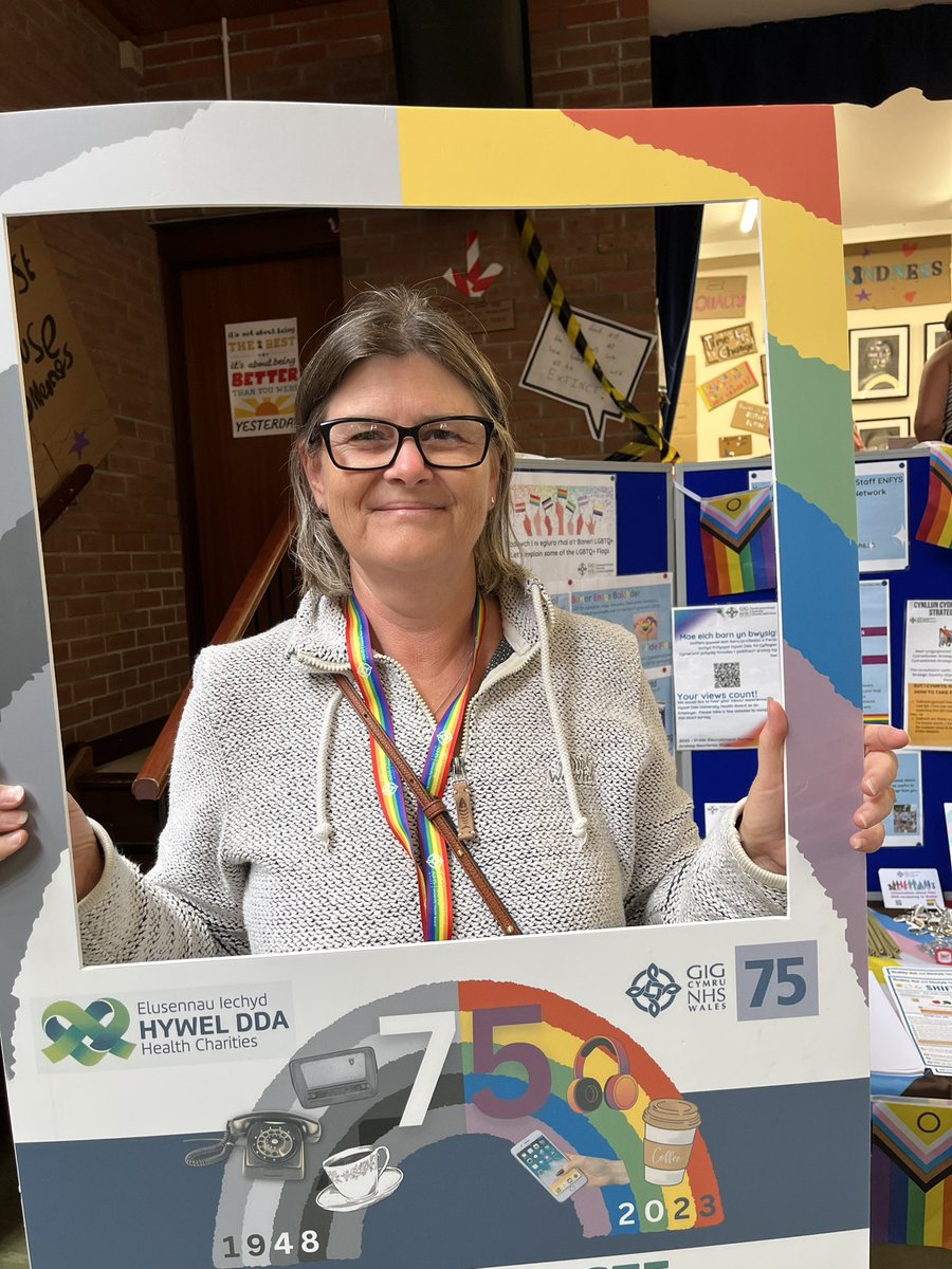 Lovely to see <a href="/lisagos/">Lisa Gostling</a> at #PembsPride <a href="/HywelDdaHB/">Hywel Dda UHB</a> 🏳️‍🌈