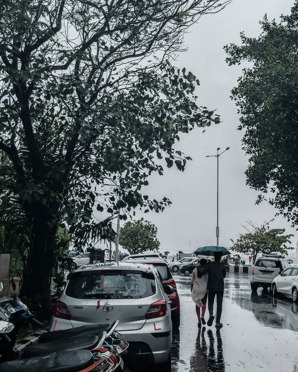 Being together 💫📸
.
.
#mumbaimonsoon #mumbai #dailylife #beingtogether