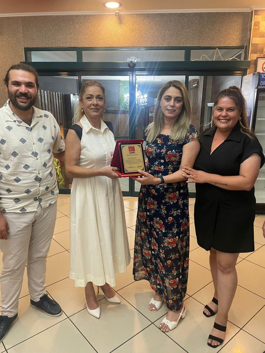 is_caliskan's tweet photo. Manisa ve Uşak bölge Koordinatörümüz kıymetli büyüğümüz sevgili Tülay Ç. Bayır’ın görevden ayrılmasından dolayı düzenlediğimiz veda yemeğinde CHP Manisa parti okulu eğitmenleri olarak bir araya geldik. https://t.co/oqwW4IEkCm
