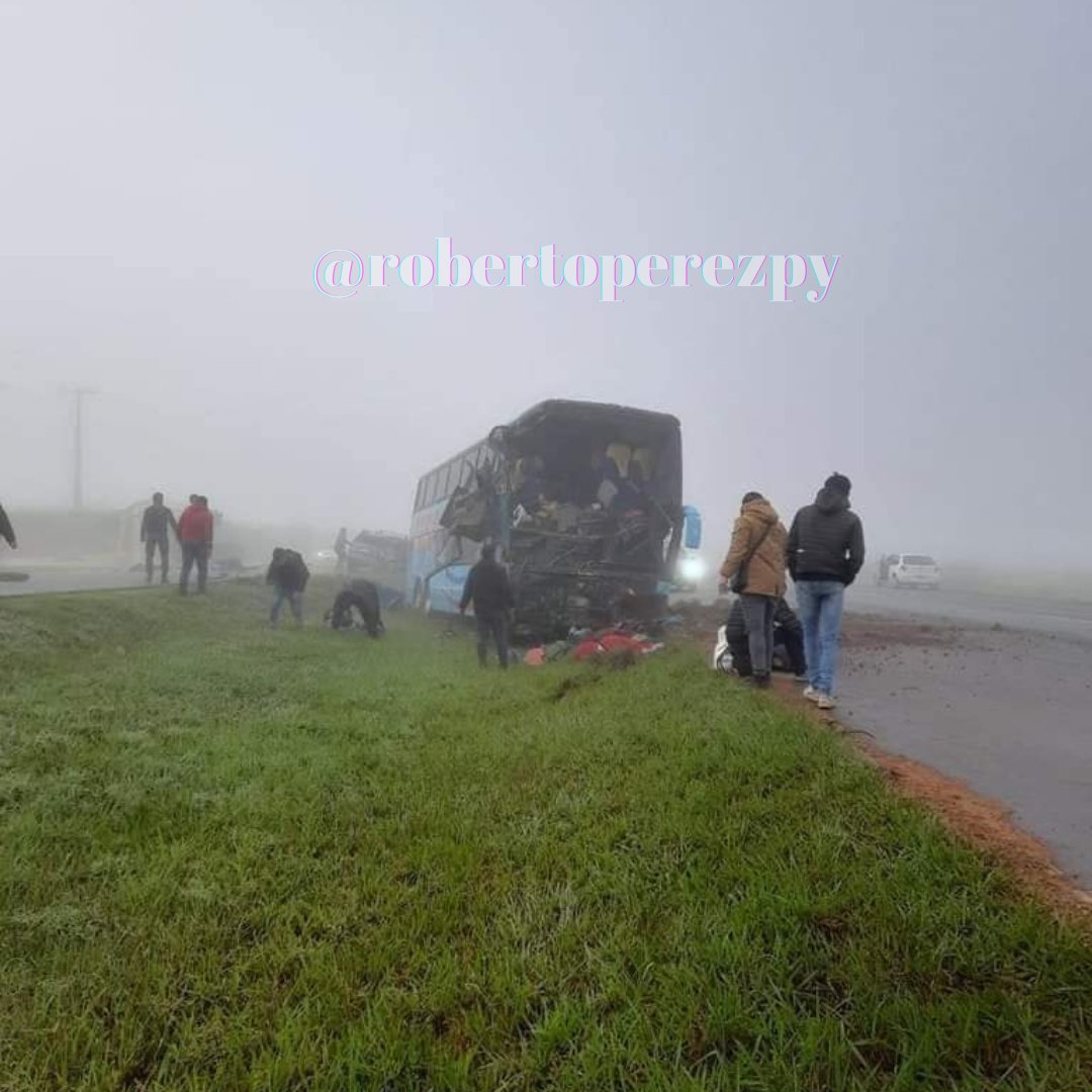 robertoperezpy's tweet photo. 📍#LoÚltimo 

Accidente con derivación fatal en Campo 8 

Están involucrados 3 vehículos, un ómnibus de larga distancia, un auto y un tracto camión. 

Hasta el momento se reportan 2 fallecidos. https://t.co/pmd1bK9vm1