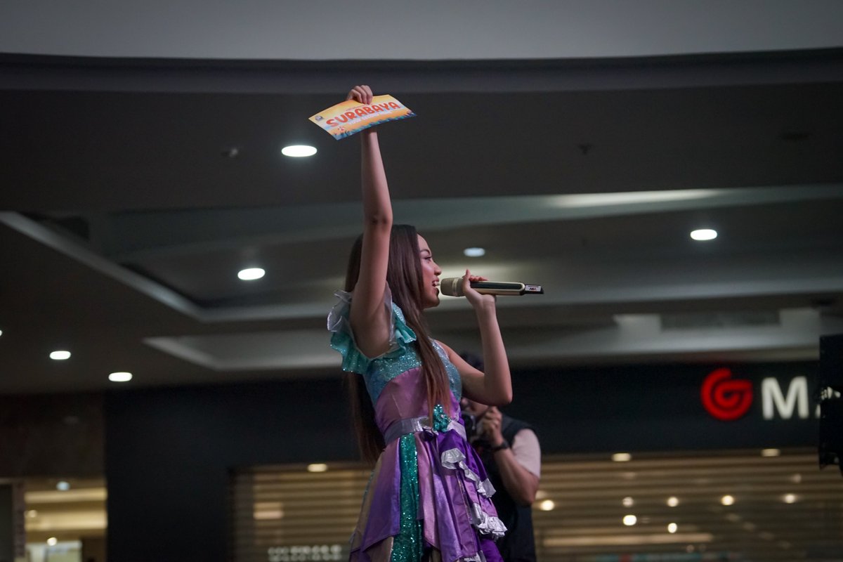48timee's tweet photo. Member silih berganti, kamu takkan terganti🤍
Sisca, terima kasih!

#JKT48SummerTour23
#JKT48SummerTour23Surabaya https://t.co/TrtAGcRClb