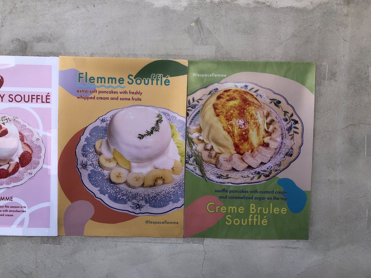 I went to a cafe today.I ate souffle pancakes there and they were really big and delicious.