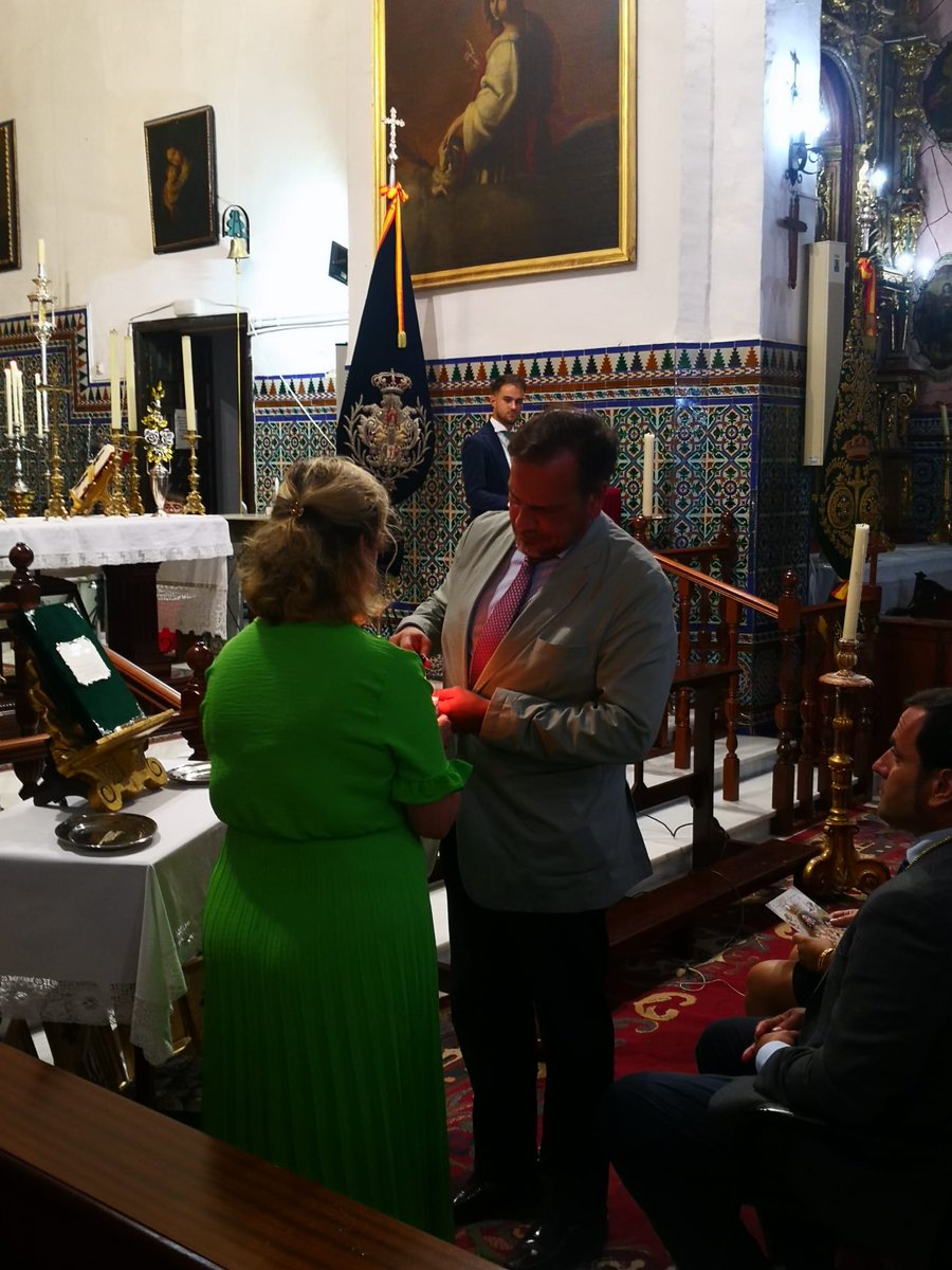 Hdad_Redencion's tweet photo. En la tarde de ayer, nuestro Hermano Mayor estuvo presente en el acto de confraternización de hermandades de Santiago Apóstol organizado por la @SangreHuevar, con motivo de la Coronación Canónica de María Santísima de la Sangre y de su Divino Hijo. https://t.co/OvOQXDksia