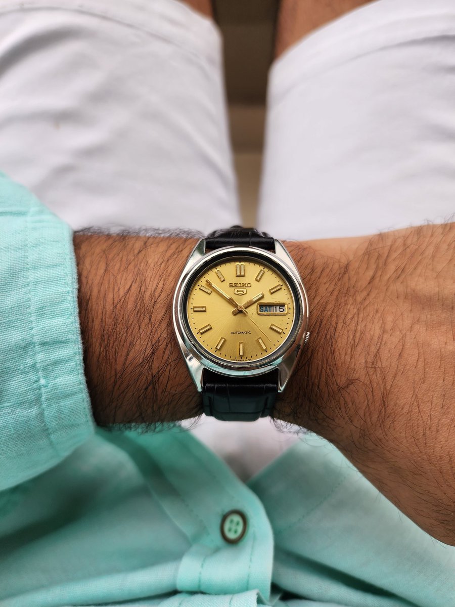shashwatatwork's tweet image. Wearing the #birthyearwatch on a beautiful summer evening... Getting ready for the @Wimbledon Ladies Finals! 

Who else will be watching?

#thewatchdocs #WOTD #Seiko #seiko5 #gold #summeroutfit #summervibes #class #elegance #summerishere #oldisgold #Tennis #wimbledon #onetruelove