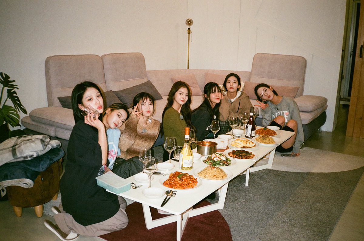 f9_sy9ood's tweet photo. #프롬이와_2000일의_눈맞춤
#2000DaysWithfromis_9 https://t.co/p0DOBePNJE
