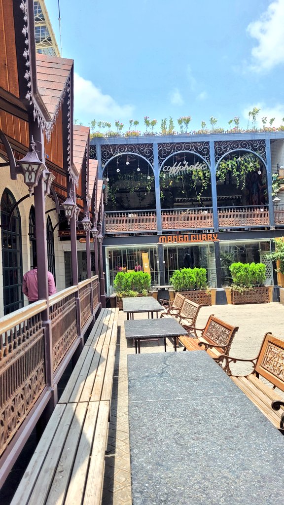 ndcnn's tweet photo. Such a pretty restaurant in Ajmer. You can feast on the gorgeous  aesthetics as much as the great food! #MangoCurry https://t.co/z8AnW5alxK