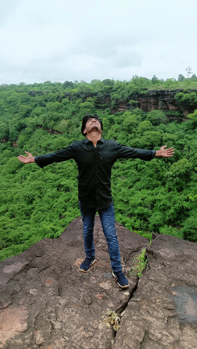 Anil_kaha's tweet photo. Trading will continue, enjoy your life! #life #sukun #trading #nature #waterfall #rampurhills https://t.co/iEFOU8VykE