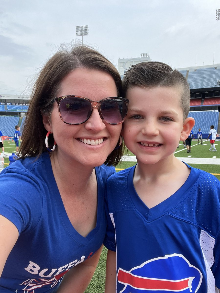 Isymarie68's tweet photo. My favorite guy gets to play his favorite game where his favorite team plays today. #lifeisgoodtoday #billsmafia β€οΈππ https://t.co/VTKj8Wohfg