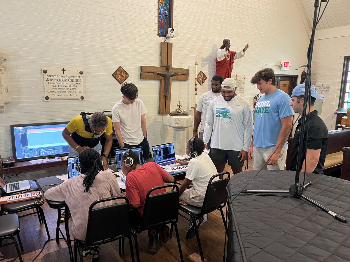 Fear The Wave Media Group tweet media