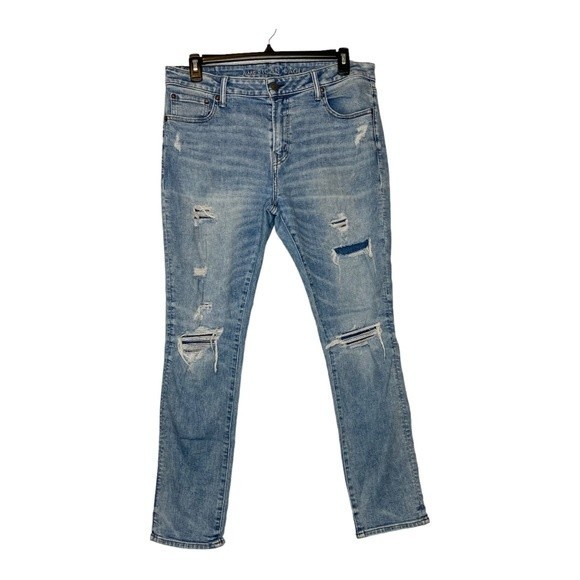 itsbryanbailey's tweet photo. So good I had to share! Check out all the items I'm loving on @Poshmarkapp from @dimplz1893 #poshmark #fashion #style #shopmycloset #gap #calvinklein #americaneagleoutfitters: https://t.co/Pi9zMFF2re https://t.co/xKcaVBwFaU