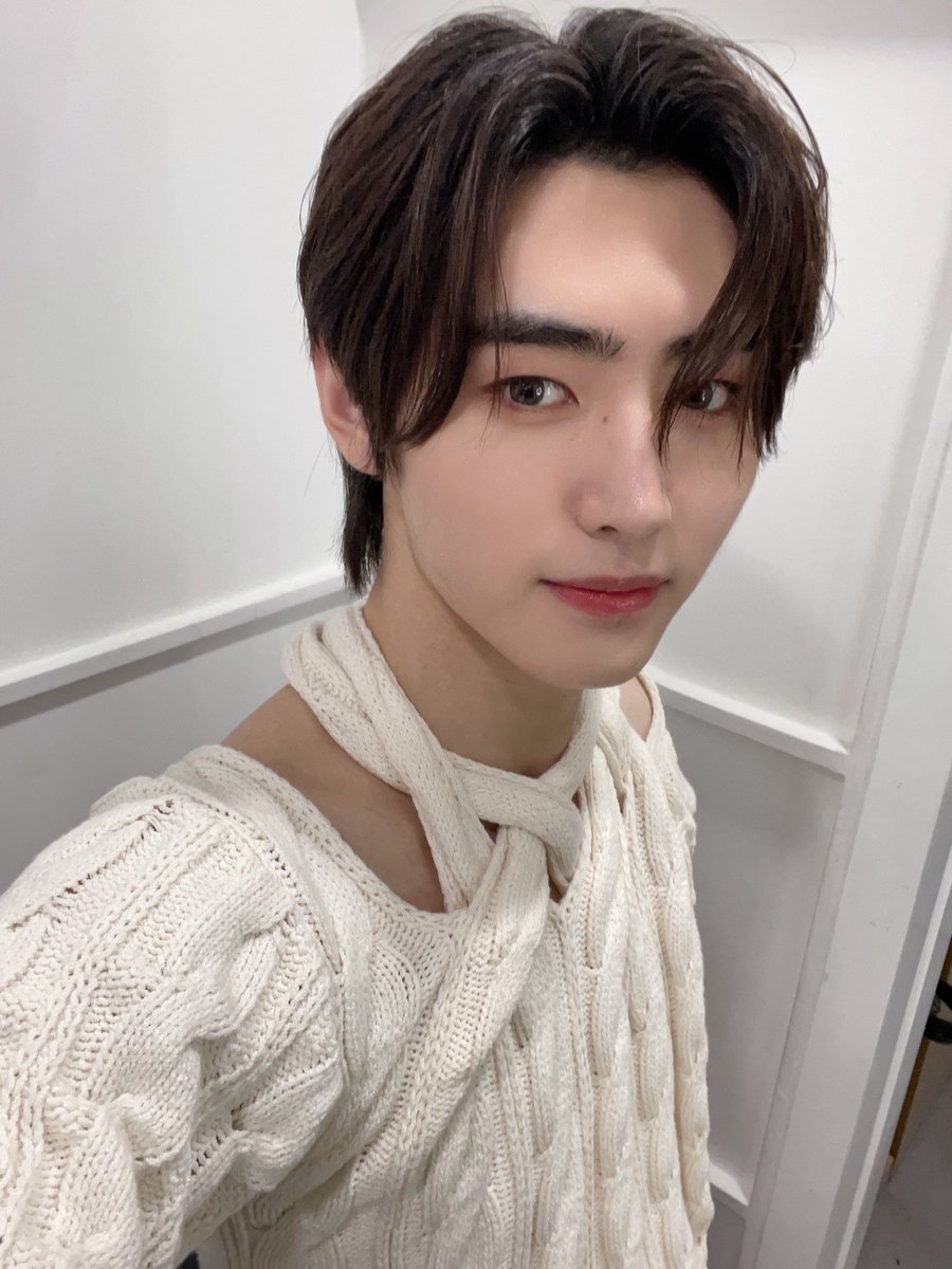 enhypenweverse's tweet photo. [ #성훈’s Post ] 230715

#SUNGHOON: I'm posting pictures from back then now

@ENHYPEN_members @ENHYPEN #ENHYPEN #엔하이픈 https://t.co/vJD0czeZ6q