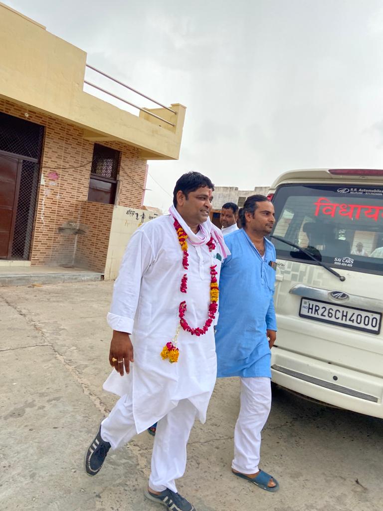 DiwakarAvdesh's tweet photo. आज अपने विधानसभा क्षे��्र कठूमर में देवी धोलागढ़ माता के दर्शन कर आशीर्वाद लिया व प्रदेश की खुशहाली के लिए दुआ मांगी । https://t.co/aX3fcIA9Or