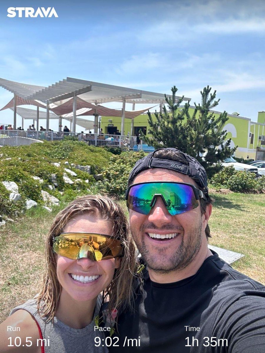 kevinrunsnyc's tweet photo. Today we ran 11 miles from Bushwick to Rockaway with @tracksmith and @estanleydott 

Amazing experience jumping into the ocean after a tough run. https://t.co/0XXohtXKnY