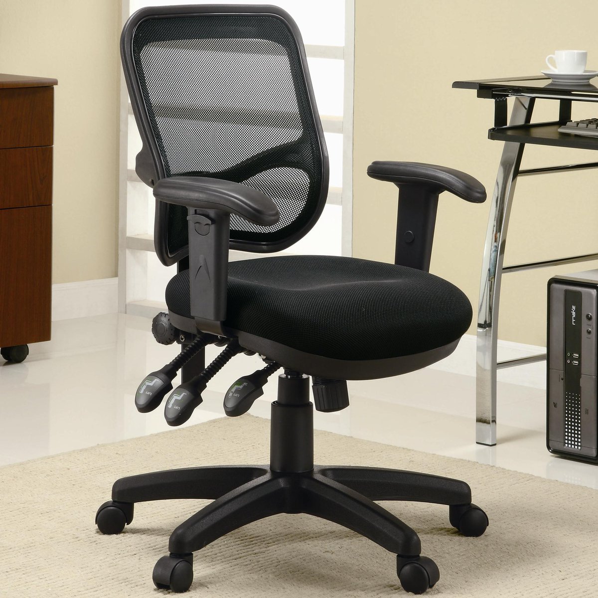 dr's tweet photo. What’s the best office chair that doesn’t look like an office chair?

I hate this aesthetic https://t.co/F2M0bTSKg0