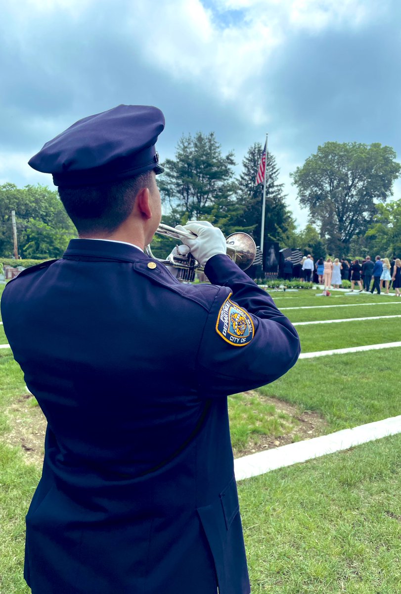 NYPDCeremonial tweet picture