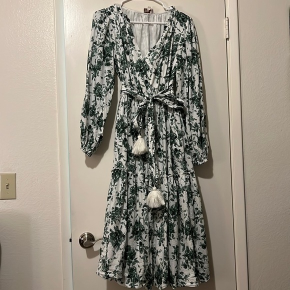 giadidonne's tweet photo. So good I had to share! Check out all the items I'm loving on @Poshmarkapp #poshmark #fashion #style #shopmycloset #madewell #mille: https://t.co/WylGHE619s https://t.co/DwanEyfAx4