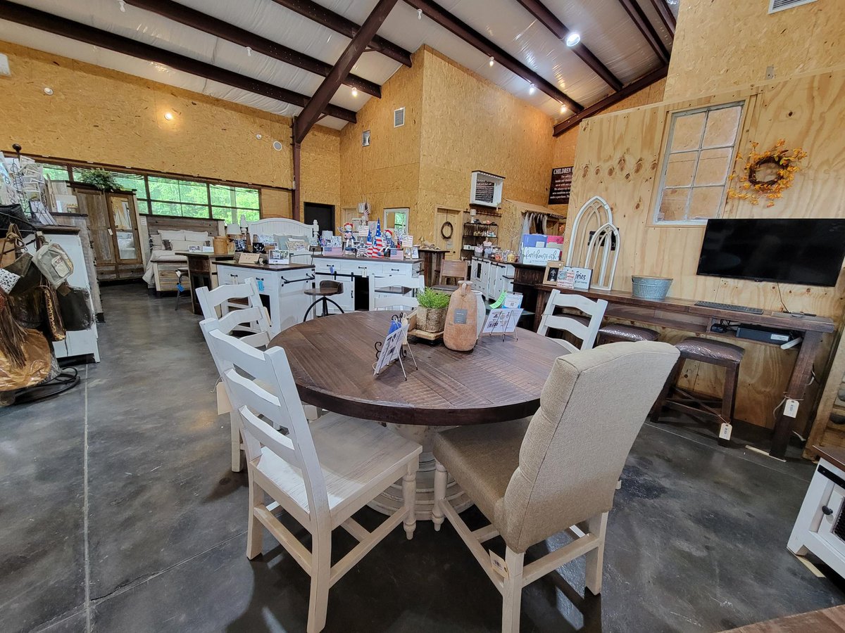 rusticbarninc's tweet photo. Round, Rectangle, Square??  What's your preference?  We have it all!  Drop by The Rustic Barn in Dothan, AL, Thurs-Sat from 10 to 5 and check them out!  See you soon! https://t.co/GVoVi32d0N #diningtables #table #dining #rusticbarn https://t.co/Jni4eD0P7z