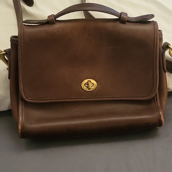 Breezy8312's tweet photo. So good I had to share! Check out all the items I'm loving on @Poshmarkapp from @marcysue17 #poshmark #fashion #style #shopmycloset #otherstories #coach: https://t.co/nodc2zo9fT https://t.co/Dnuo5VmIVz