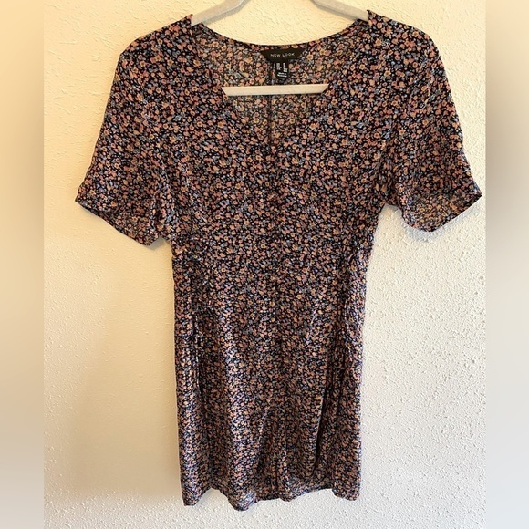 brandee_3's tweet photo. So good I had to share! Check out all the items I'm loving on @Poshmarkapp #poshmark #fashion #style #shopmycloset #birkenstock #newlook #donnamorgan: https://t.co/SDl9kMHPdr https://t.co/lrUHAqiLjP