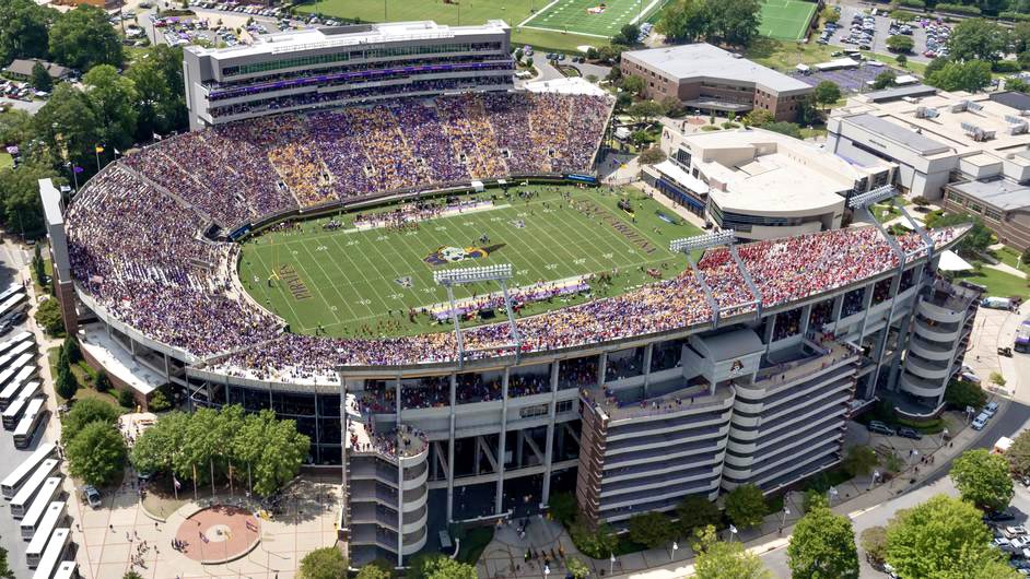cfbcampustour's tweet photo. 🏟️Best G5 Stadium Finalist🏟️

Dowdy-Ficklen Stadium - Greenville, NC

*Home of @ECUPiratesFB
*AKA ‘Rowdy Dowdy’
*Built: 1963
*51k seats
*Largest on-campus G5 stadium
*Record crowd: 51,711 vs NC St (2022)
*Added TowneBank Tower (2019). New suites, Pirate club level, press box, etc https://t.co/vNOucYAXX7