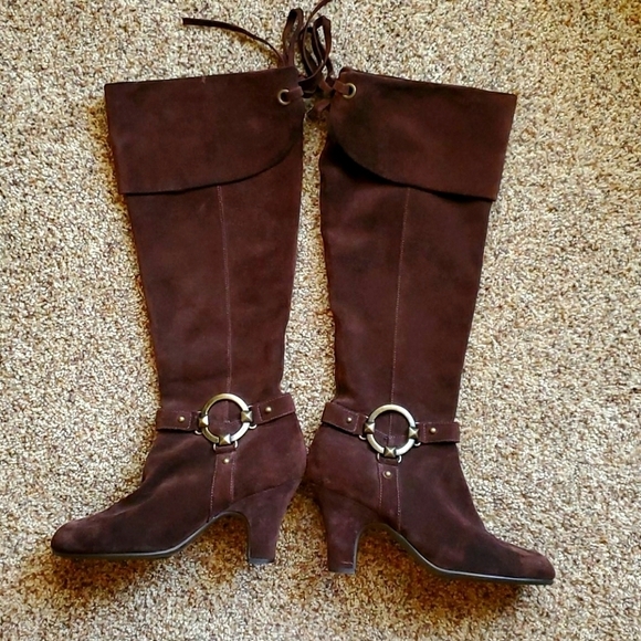 Karen Brooks tweet media