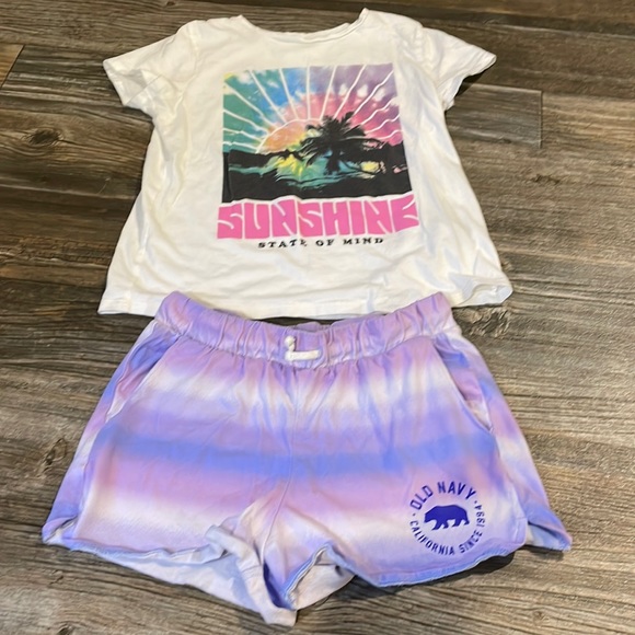 brookswebstore1's tweet photo. So good I had to share! Check out all the items I'm loving on @Poshmarkapp #poshmark #fashion #style #shopmycloset #oldnavy #pullbear #sestomeucci: https://t.co/8CwbeE9PY4 https://t.co/LbKx8vDUli