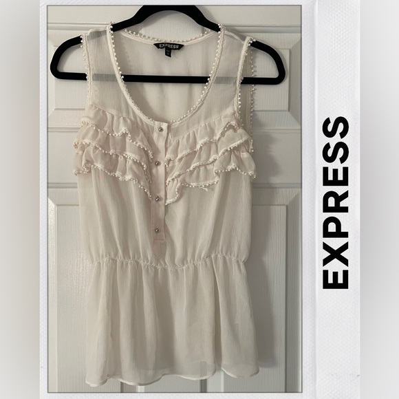 Pricegood5's tweet photo. So good I had to share! Check out all the items I'm loving on @Poshmarkapp from @1stExperiences2 #poshmark #fashion #style #shopmycloset #express #anthropologie #guess: https://t.co/K9JBFoWCei https://t.co/mLS6n1p8Qn