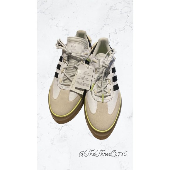 adotbush's tweet photo. So good I had to share! Check out all the items I'm loving on @Poshmarkapp #poshmark #fashion #style #shopmycloset #patagonia #adidas #michaelkors: https://t.co/zf3PxK49wf https://t.co/o2wBRLqxCB