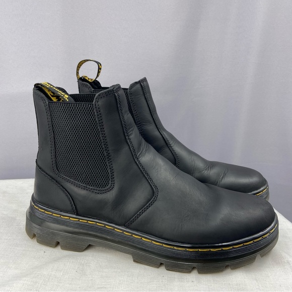 Kgadra's tweet photo. So good I had to share! Check out all the items I'm loving on @Poshmarkapp #poshmark #fashion #style #shopmycloset #drmartens #hunter #fendi: https://t.co/APTMvMcscO https://t.co/WFUDXHObj3