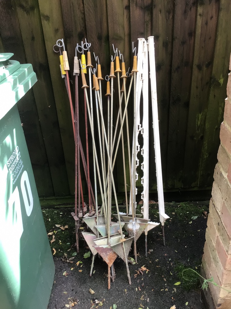 Offer: Ring fence posts (Draycott GL11) ilovefreegle.org/message/100857…