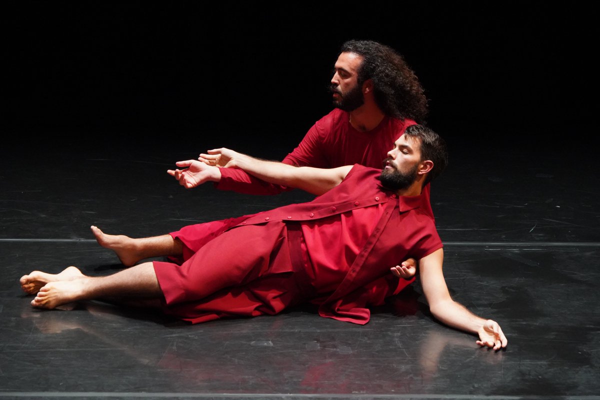 flamencofest's tweet photo. ⚡Una creación a través del flamenco, la danza y la performance, para reafirmar una identidad a través de la piel del otro, que emocionó al público asistente. https://t.co/vMG4uQ3w15