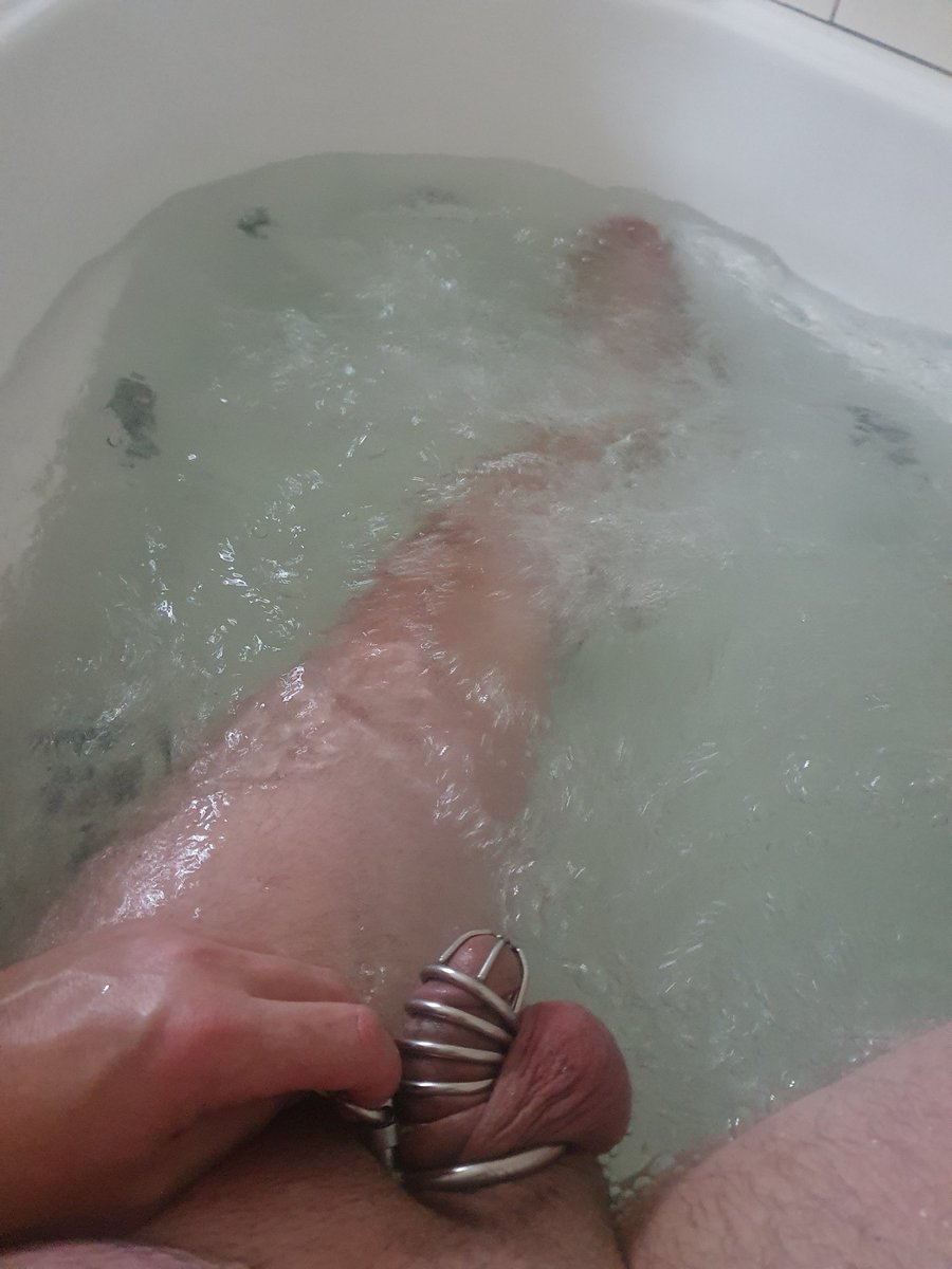 Caged_Melbourne's tweet photo. Late night drink and much needed spa after a very long week of work....if only I had a keen, fun, excited and embracing key holder to join me #locked #caged #chastity @lockedguys @lockthecock_ @locktober2019 @BoxChastity @Chastity_LS @thatcagepage @cagedlegion https://t.co/f59iYlXT6w