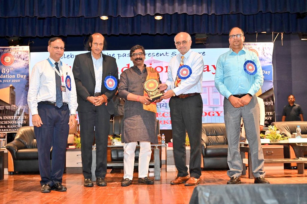 एक छात्र, विधायक, मंत्री, उप-मुख्यमंत्री, नेता प्रतिपक्ष से आज मुख्यमंत्री बना हूँ। यह सफर बहुत कम समय में तय कर पाया हूँ। यहाँ से लिए अनुभव को लेकर मैं आगे बढ़ रहा हूँ। 
राज्य में बेहतर शिक्षा व्यवस्था को लेकर मेरी जो सोच है उसमें कहीं न कहीं इस संस्थान का भी असर है। आज झारखण्ड