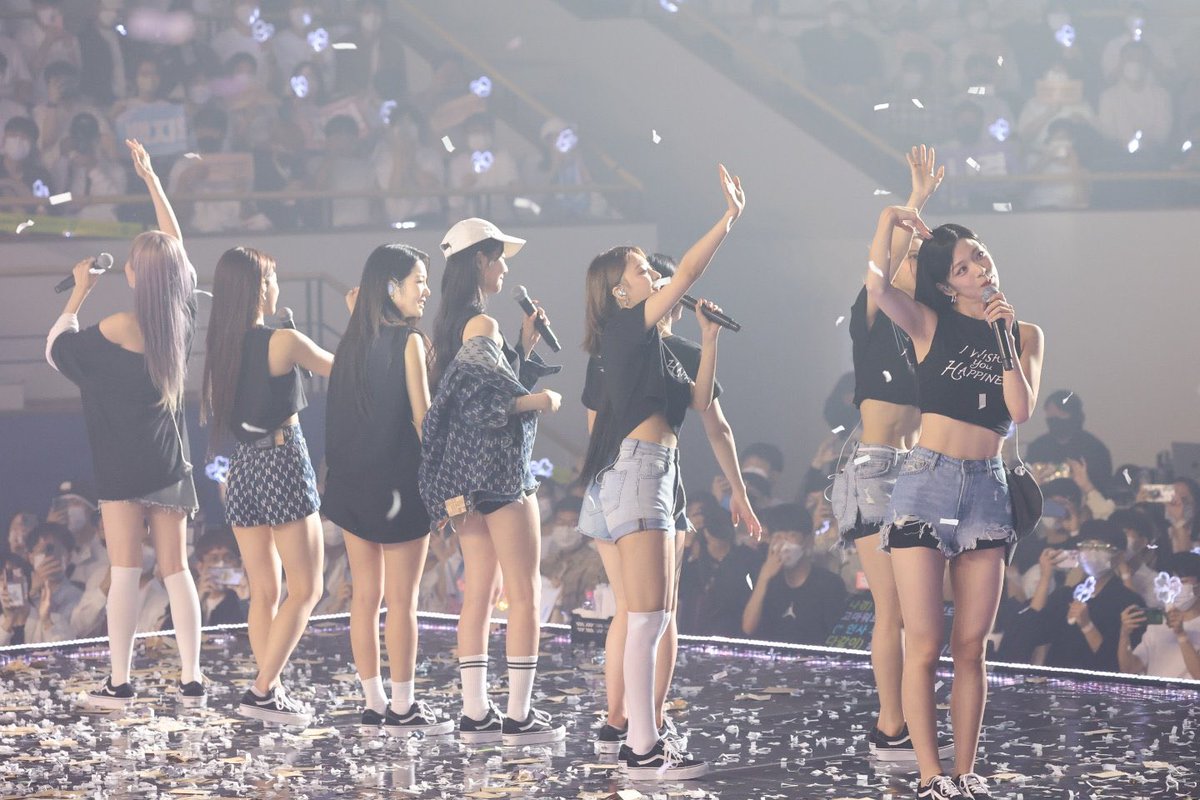 f9_sy9ood's tweet photo. #프롬이와_2000일의_눈맞춤
#2000DaysWithfromis_9 https://t.co/lharC7rD8c
