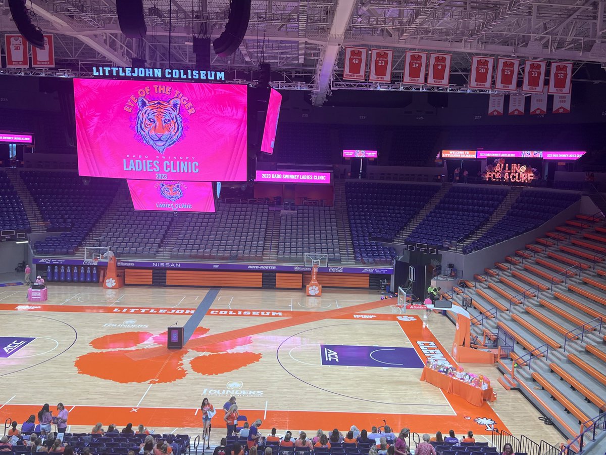 coachjody29's tweet photo. We have a lot of Great days at Clemson, but this is one of the best every year💜🧡.  #AllinforaCure https://t.co/9faew7I4FT