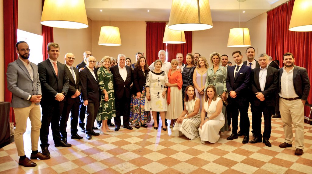 Fructífero intercambio con empresarios portugueses sobre las oportunidades que existen para profundizar y ampliar los vínculos económicos, comerciales, de inversión y cooperación en áreas de interés mutuo. Se ratificó la confianza en #Cuba a pesar de limitaciones y del bloqueo.