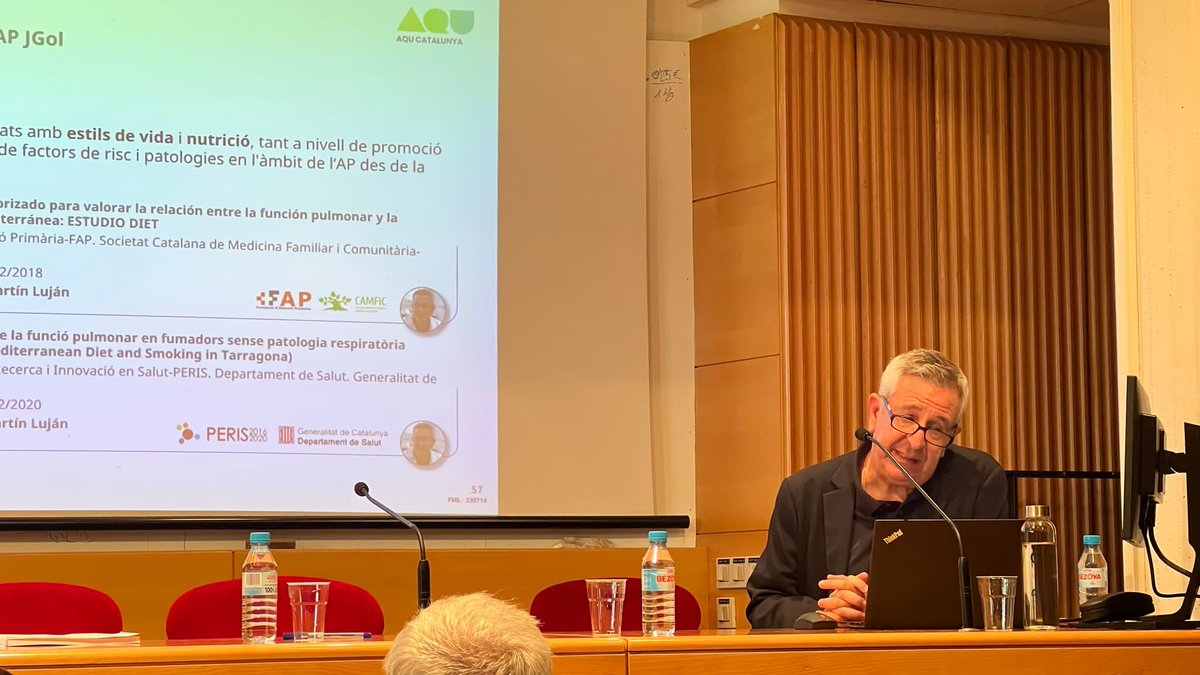 IDIAPJGol's tweet photo. 🎓 El Dr. Francisco Martín Luján, coordinador de la USR Tarragona-Reus de l'IDIAPJGol, és nou professor titular de Medicina de Família per la @universitatURV. El tribunal va tenir lloc a la Facultat de Medicina de Reus. Enhorabona! https://t.co/2DXjA4Tayt