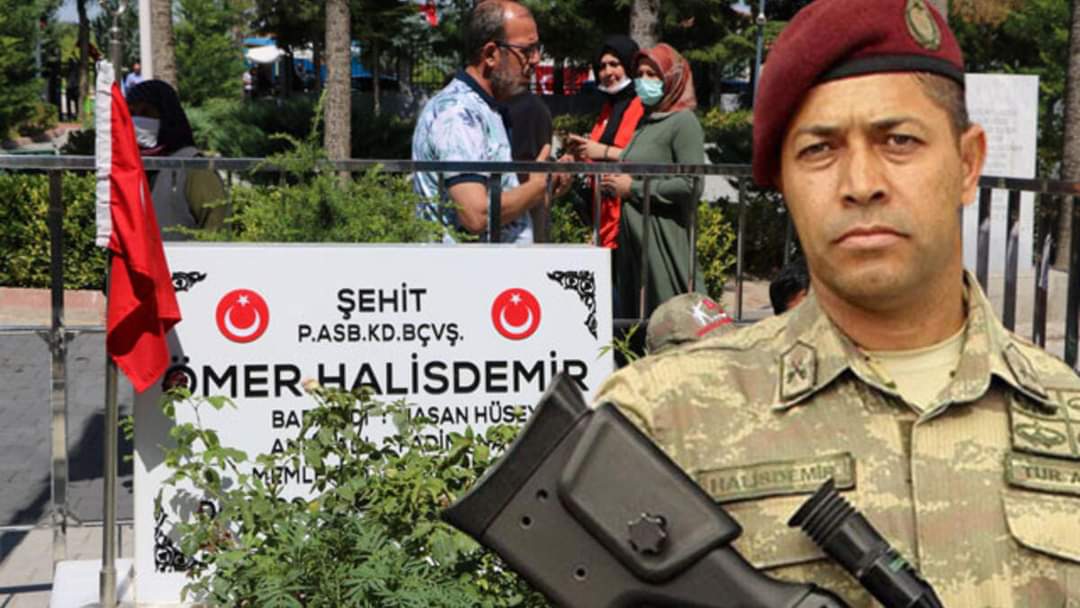 Sayın Cumhurbaşkanım <a href="/RTErdogan/">Recep Tayyip Erdoğan</a> şükranlarınızı sunduğunuz kardeşlerimizin emanetleri maalesef açlık sınırının altında maaş alıyorlar ve şu anda ölmek için hazır olan Ömer Halisdemir'ler asgari ücret düzeyinde maaş alıyorlar...
<a href="/Akparti/">AK Parti</a>
<a href="/MHP_Bilgi/">MHP</a>