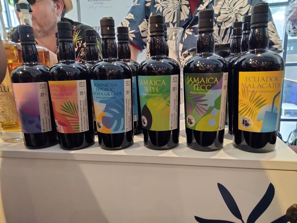 FiShoop's tweet photo. Fabulous second day @WhiskyExchange #RumShow! Great rums and the loveliest people. I didn't drink a huge amount but loved what I did. Thanks to @cowfish, had to buy a bottle of that weird and funky French Antilles Grand Arome, unaged SBS #rum https://t.co/VCHro50b02
