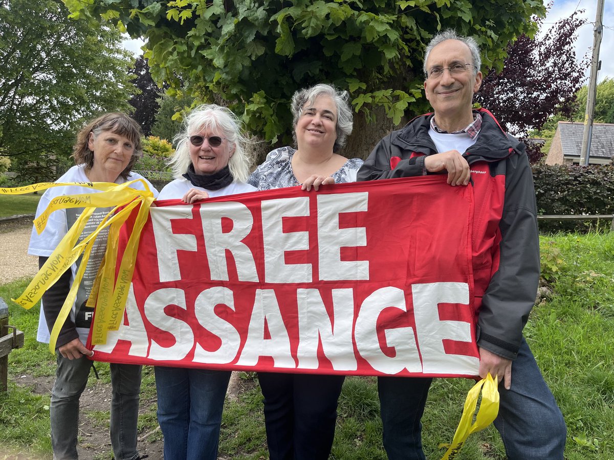 #YellowRibbons4Assange at #Tolpuddle Martyrs Festival 2023