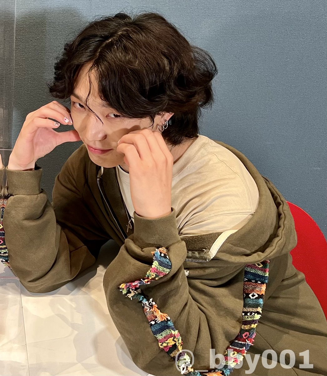 _bby001's tweet photo. 上目遣い可愛いばびおっぱ🥹🩵🩵🩵 #iKON_リリイベ #iKONリリイベ https://t.co/3o5MsoEvsb