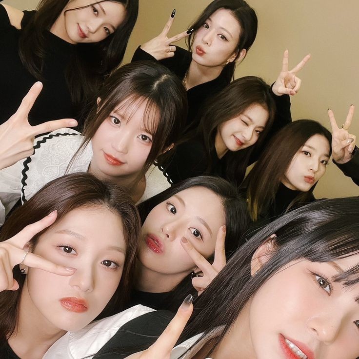 fromislovsz's tweet photo. 프로미스나인과의이천일
#프롬이와_2000일의_눈맞춤
오로지행복만줘서고마워
#2000DaysWithfromis_9 
더큰행복으로보답할게 https://t.co/CFA4qaN9Vw