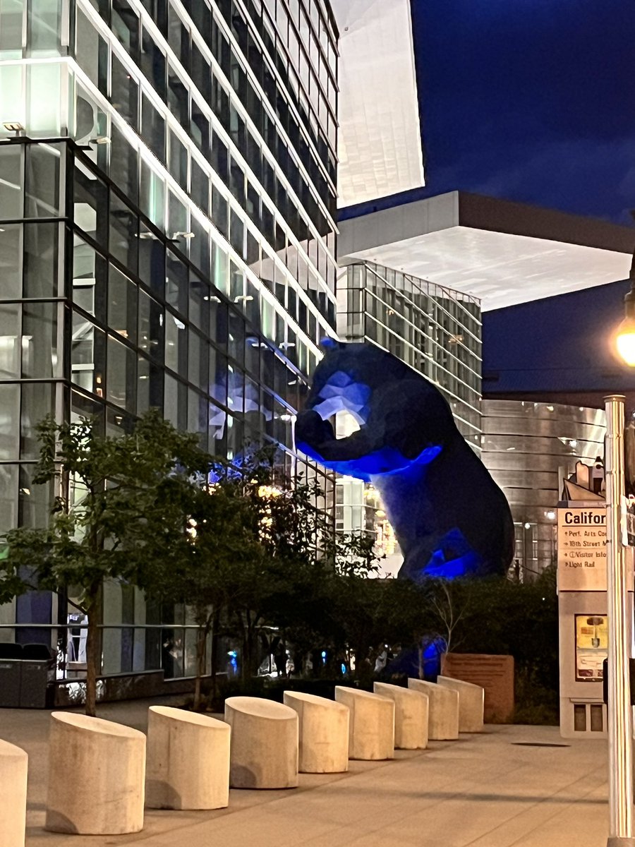 isiscasanova's tweet image. New Orleans May have the #BlueDog , but #denver has the #BlueBear