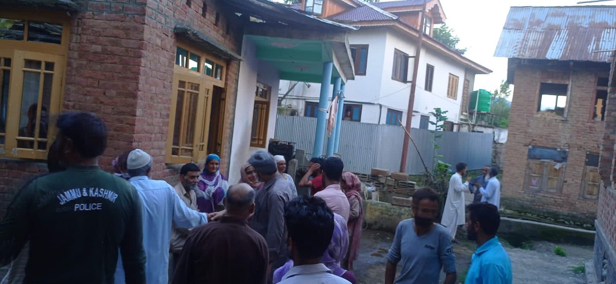 MSaleemParay's tweet photo. Today Visited Hiller, Mirmaidan Doru and Ardbal of Doru assembly.
Had deliberations and interactions with my people.
Love and hope for Jinab @ghulamnazad sahib from all segments of the society.
#KaamBoltaHai
#JKWithAzad https://t.co/oEarX6IqzI