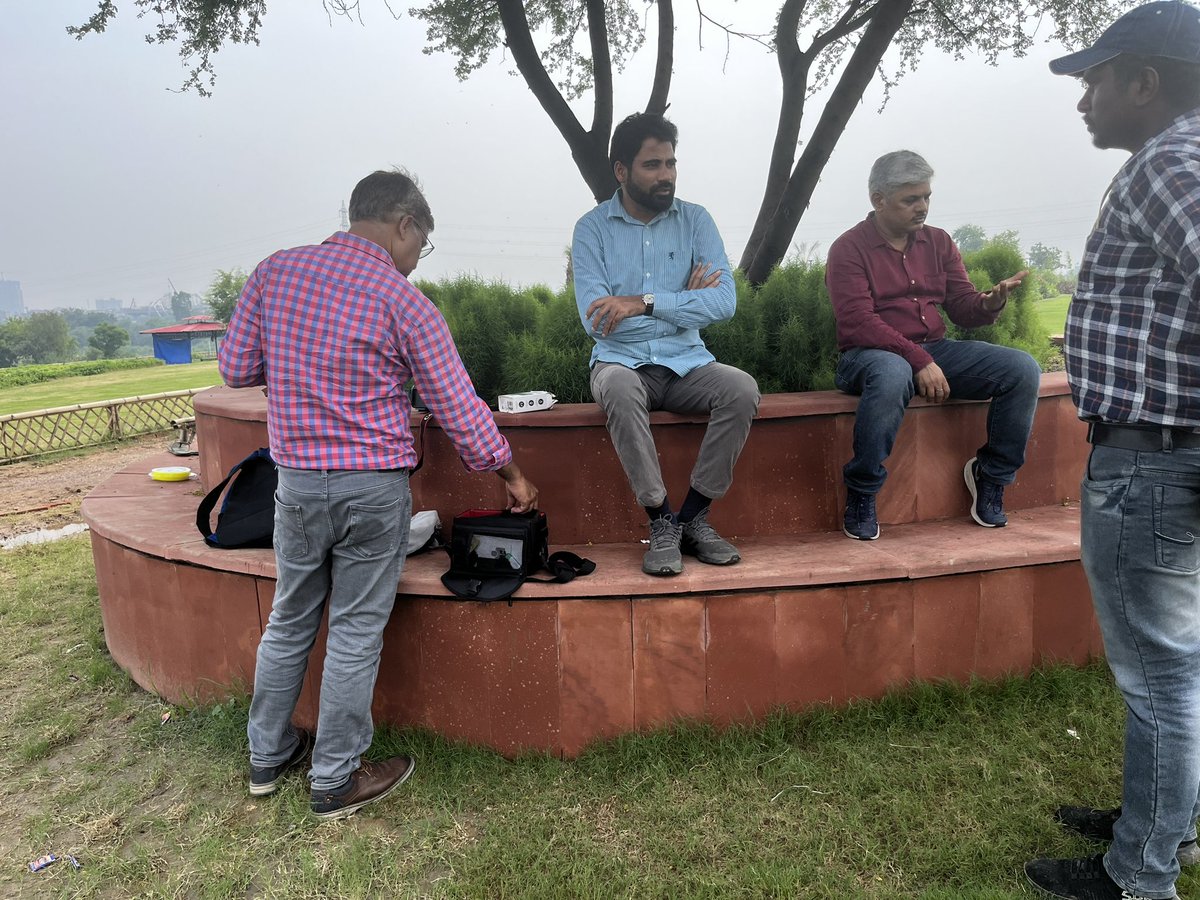 vikranttongad's tweet photo. @ बासेरा (बास का जंगल) , यमुना फ्लड प्लेन, दिल्ली
#environment #Basera #YamunaDelhi #TreePlantation #VikrantTongad #SAFE https://t.co/8rY38lkiLS