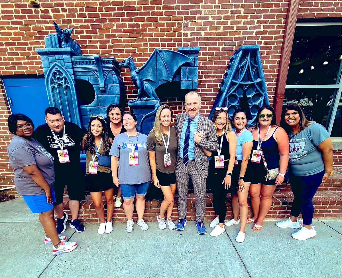 MrsNelsonBES's tweet photo. The last few days have been simply amazing! Four Houses, One Bryant!! 🖤❤️💚💙 @BryantElem #BengalPride #HouseCon https://t.co/pFdhUjQ5G7