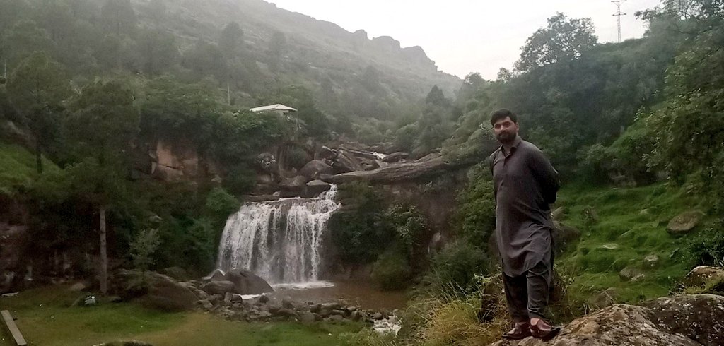 awaiskiyani24's tweet photo. #panjpeer #rocks #Waterfall https://t.co/EsE2BRca3n