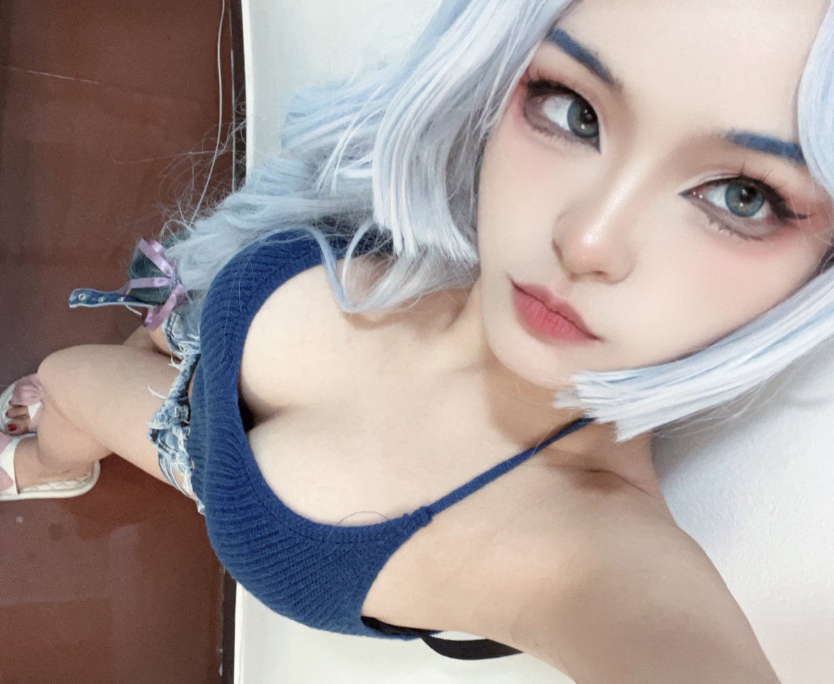 Your aunt.

#Cosplay #原神cos #申鹤 https://t.co/vffmRjq36m